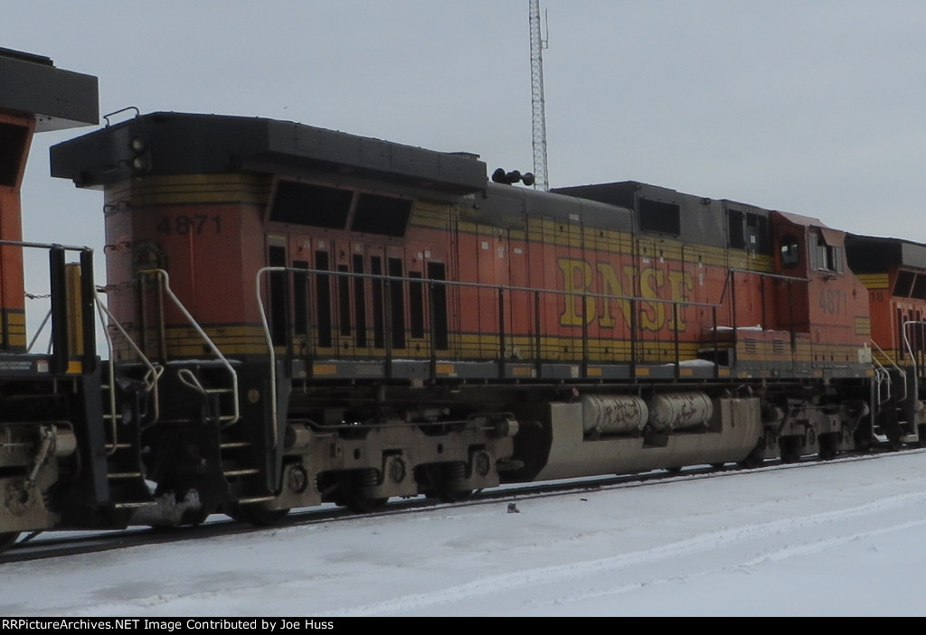 BNSF 4871